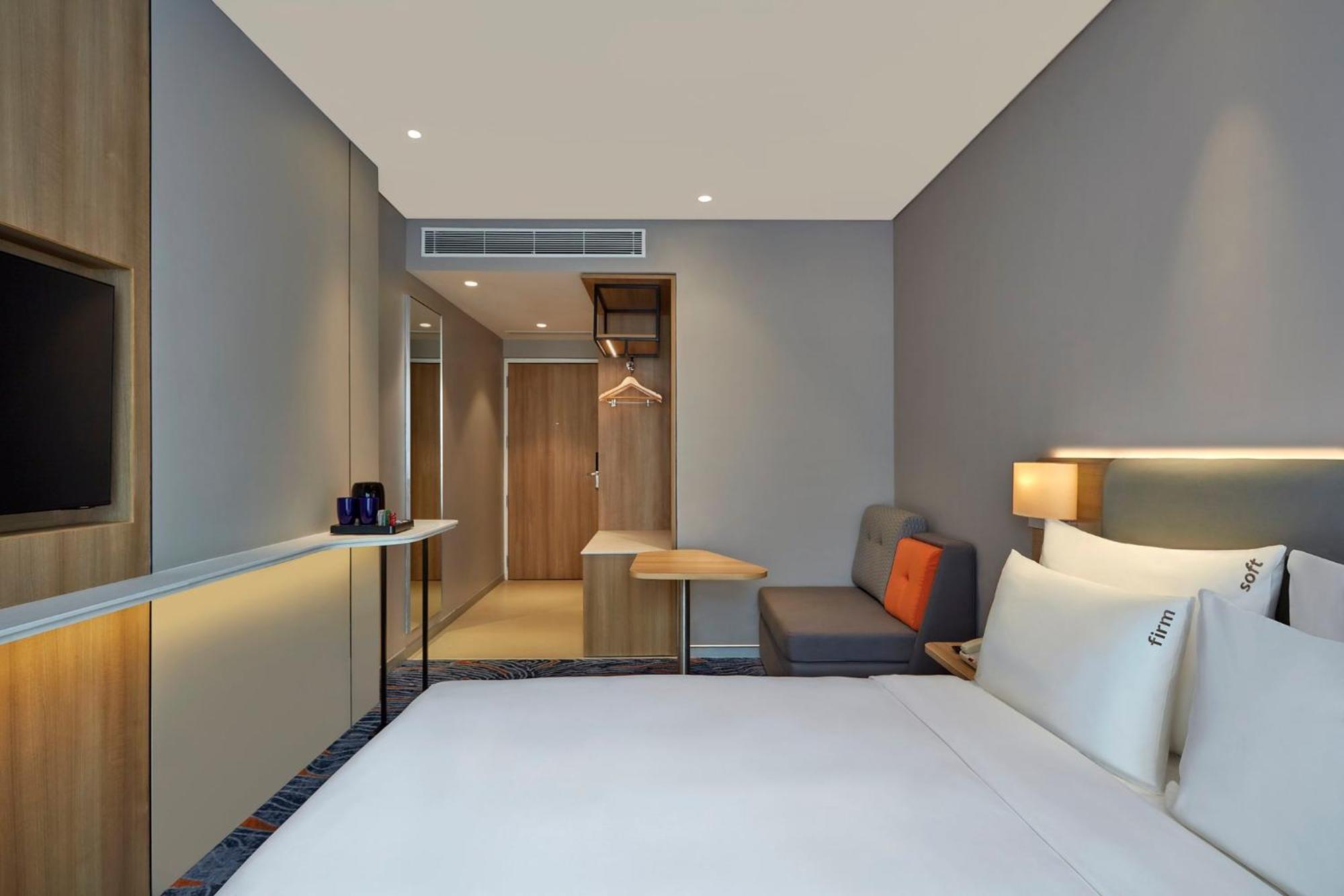 Holiday Inn Express Bengaluru Bommasandra By Ihg Kammasandra Dış mekan fotoğraf