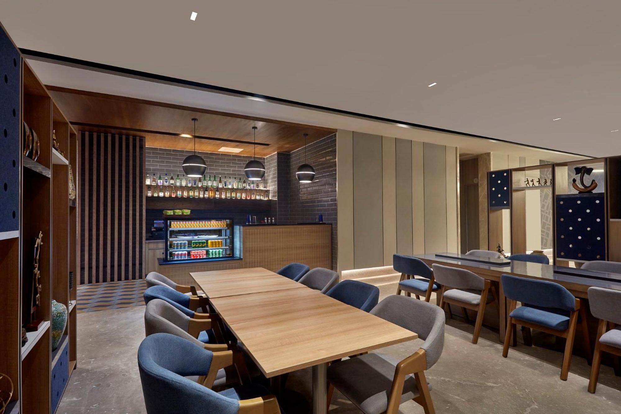 Holiday Inn Express Bengaluru Bommasandra By Ihg Kammasandra Dış mekan fotoğraf